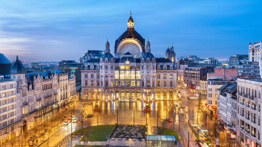 9 Thành Phố Châu Âu Nhất Định Phải Ghé Mùa Hè 2025 – Từ Biển Xanh Đến Núi Mát